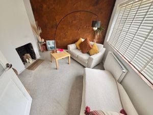 Lounge- click for photo gallery